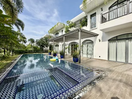 West Phu Quoc 4BR beachfront villa with private pool Отели рядом с Аэропорт Фукуок