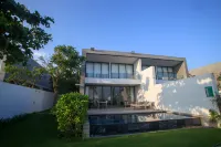 Faru Villa Beachfront