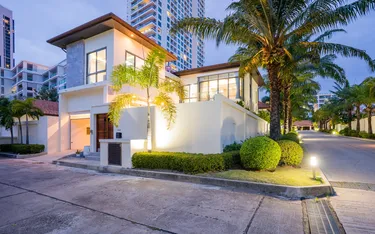รูปภาพของHollywood Pool Villa Pattaya walking street 2km