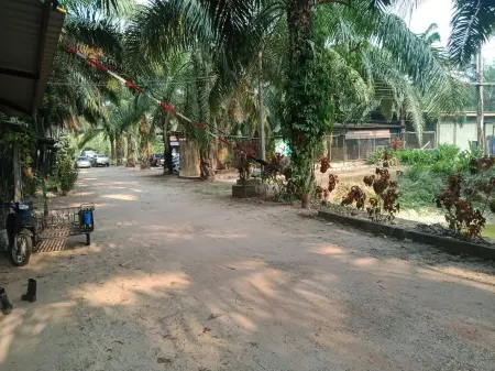 Phang-Nga Farm Stay Отели рядом с достопримечательностью «Водопад Сайрунг»