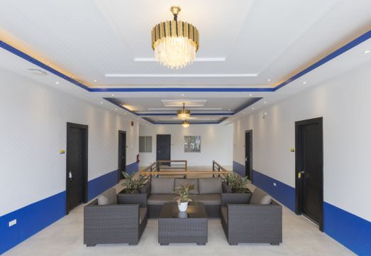 2. 더 스트라이프 ..