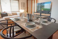 Spacious 120 m² / 4 BRs / Sleeps 8 / 3 min Station