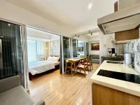Azure Urban Resort Beach View Unit Paranaque Near Airport Near SM Bicutan - balcony
