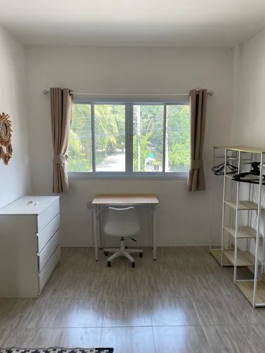 รูปภาพของSpacious Room • Workspace & WiFi • Room 1