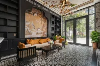 Grand Luxury Hotel