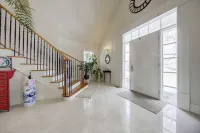 Private and Comfortable Room in a Luxury House - parking