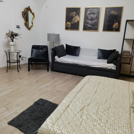 Vallese Suite Spanish Quarters Naples
