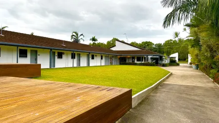 Birch Resort Port Douglas Отели в г. Крейгли