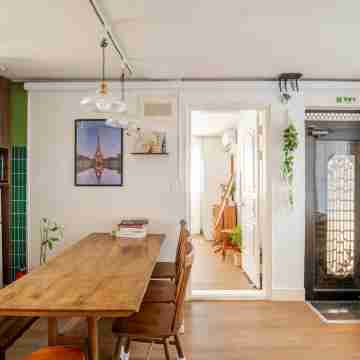 Rooftop Relaxation with Music, Movies & Vibes, 6 minutes from Itaewon St. Others