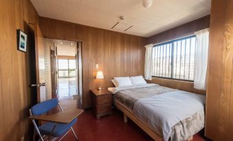 OFF THE WALL LODGE