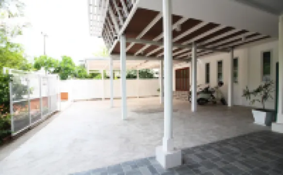 Ayutthaya Serene Homestay 帕瑪哈泰寺附近的飯店