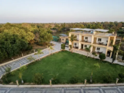 Radsum- Luxury Farmhouse & Resort