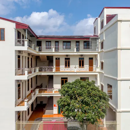Sao Phuong Nam Hotel Отели рядом с достопримечательностью «Гора Нон Нуок»