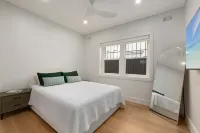 Coastal Living 2 bedroom in Bondi Beach