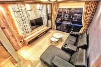 One Life Four Season Guest House @ Mahattan