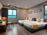 Golden Season Hotel Hotels near Quảng trường Đinh Tiên Hoàng