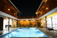 Le Pino Resorts