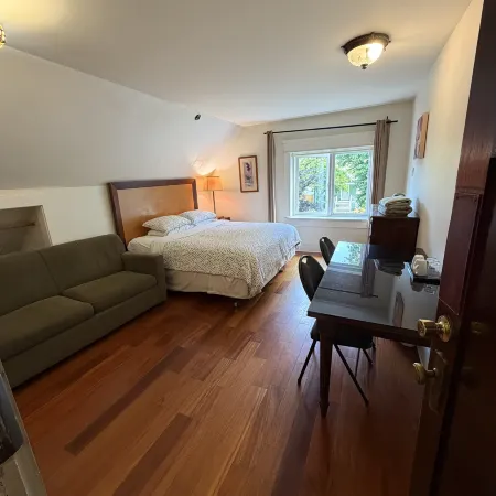Linda Guesthouses