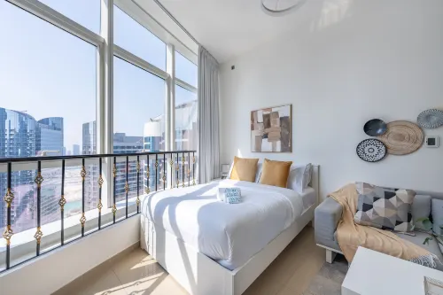 Designer Studio | Minutes from Reem Mall - Pet-friendly