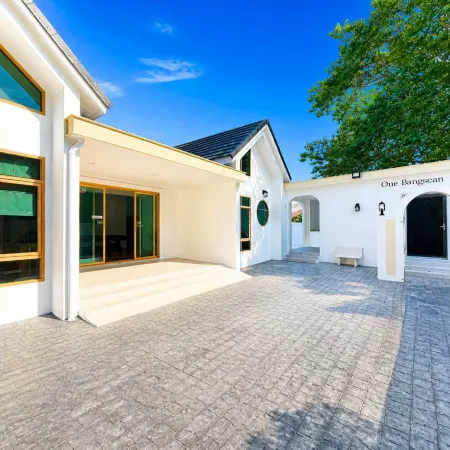 One Bangsaen Pool Villa