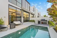 Luxury 5BR Townhouse with Private Pool | Dubai -  case vacanza in affitto