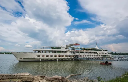 Triple Gold Danube Hotels in der Nähe von Stark-Arena