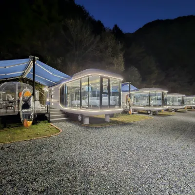 galaxy x hotel type caravan glamping&pension Отели рядом с достопримечательностью «Лыжный курорт Феникс Парк»