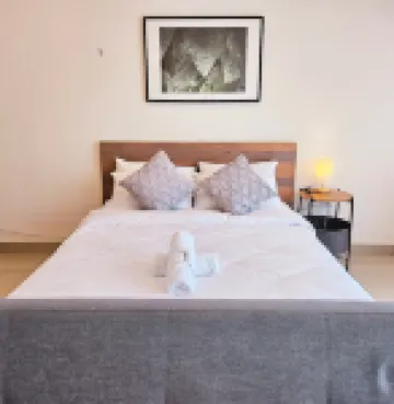 Minimalist studio @ Trefoil Setia Alam (linked bridge to SCCC/SCM) for 2-4pax