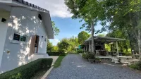 Raiyaa Farmstay Отели рядом с достопримечательностью «Национальный парк Кенг Крачан»