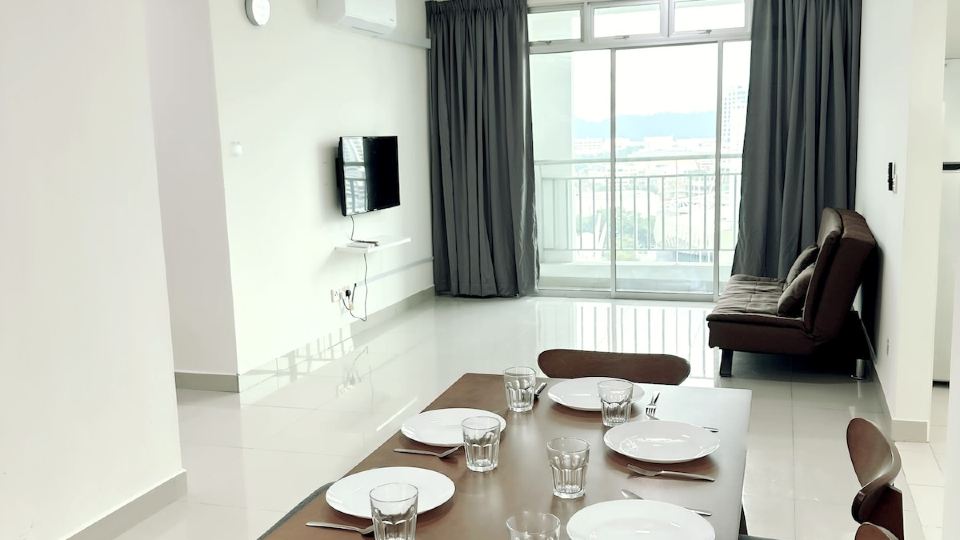 TuR16-10pax-4room1living-SPICE Stadium-1minFoodCourt-5minit Airport