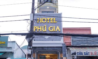 Phu Gia Hotel 2160 Huynh Tan Phat