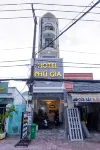 Phú Gia Hotel 2160 Huỳnh Tấn Phát Các khách sạn gần Thánh thất Tân Kim