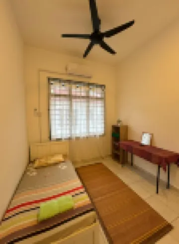 Fallem's Homestay I 4 Rooms I Fully Aircond I WiFi