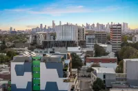 Modern 1b Apt Near Swinburne University Hotels in Hawthorn