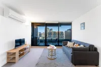 Prime CityView - Steps from Southern Cross