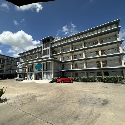The Chev Hotel 2026 鄰近Phra Ramesuan 体育场的酒店