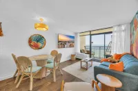 All New Seafront Condo with Lazy River -  Ferienwohnungen