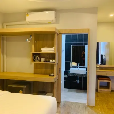 Cheow Lan Easy Home Hotels near Cheow Lan Dam (Ratchaprapa Dam)