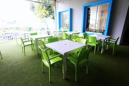 Nusantara Bunga-Bunga By Reccoma Отели рядом с достопримечательностью «Таман Сафари Индонезия Богор»