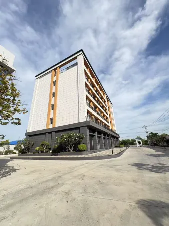 Jia Yu Four Season Resort Hotel Отели в г. Kandoeng