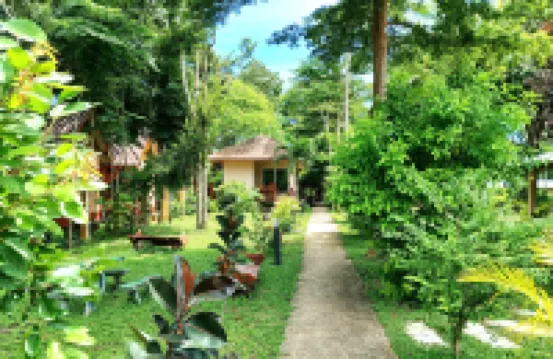 Baan Long Beach Hotels near Ko Lanta