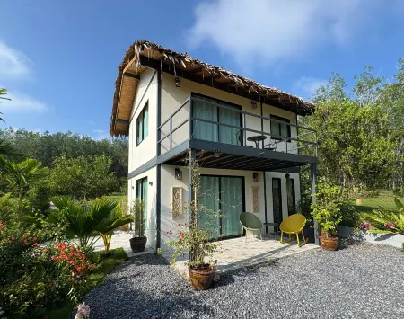 Uma Valley Homestay - Relaxing home with private garden