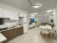 3BHK Near Airport Modern & Comfy Apartment - Condos