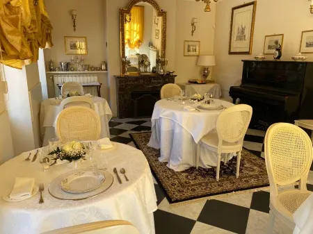 Duchessa Margherita Отели в г. Монтальдо-ди-Мондови