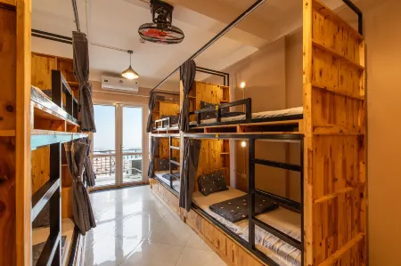 Hanoi Central Pod Отели рядом с достопримечательностью «Thang Long Water Puppet Theatre»