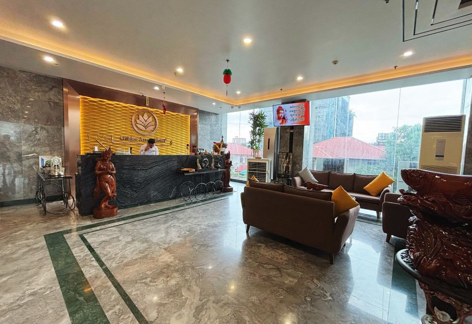 Golden Arrow Hotel