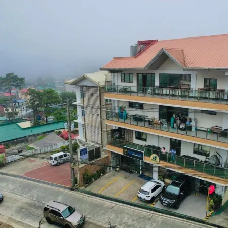 RedDoorz Premium @ RNJ Hotel