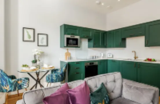 Beautifully Modern 1-Bed Apt w/ Free Gym & Parking