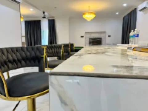 6 BR Villa w Private Swimming Pool Near Klang City