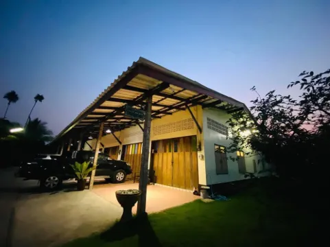 Chan de Bua Hotels in Khlung